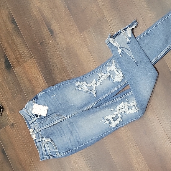 CLEAROUT!!!!NWT We the free free people destroyed  button fly high rise jeans 26 - Picture 1 of 15